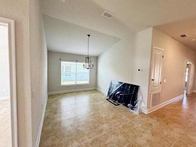 Building Photo - Coming Soon! Beautiful 4 Bedroom 2 Bathroom Single Family in Winter Haven Gated Community