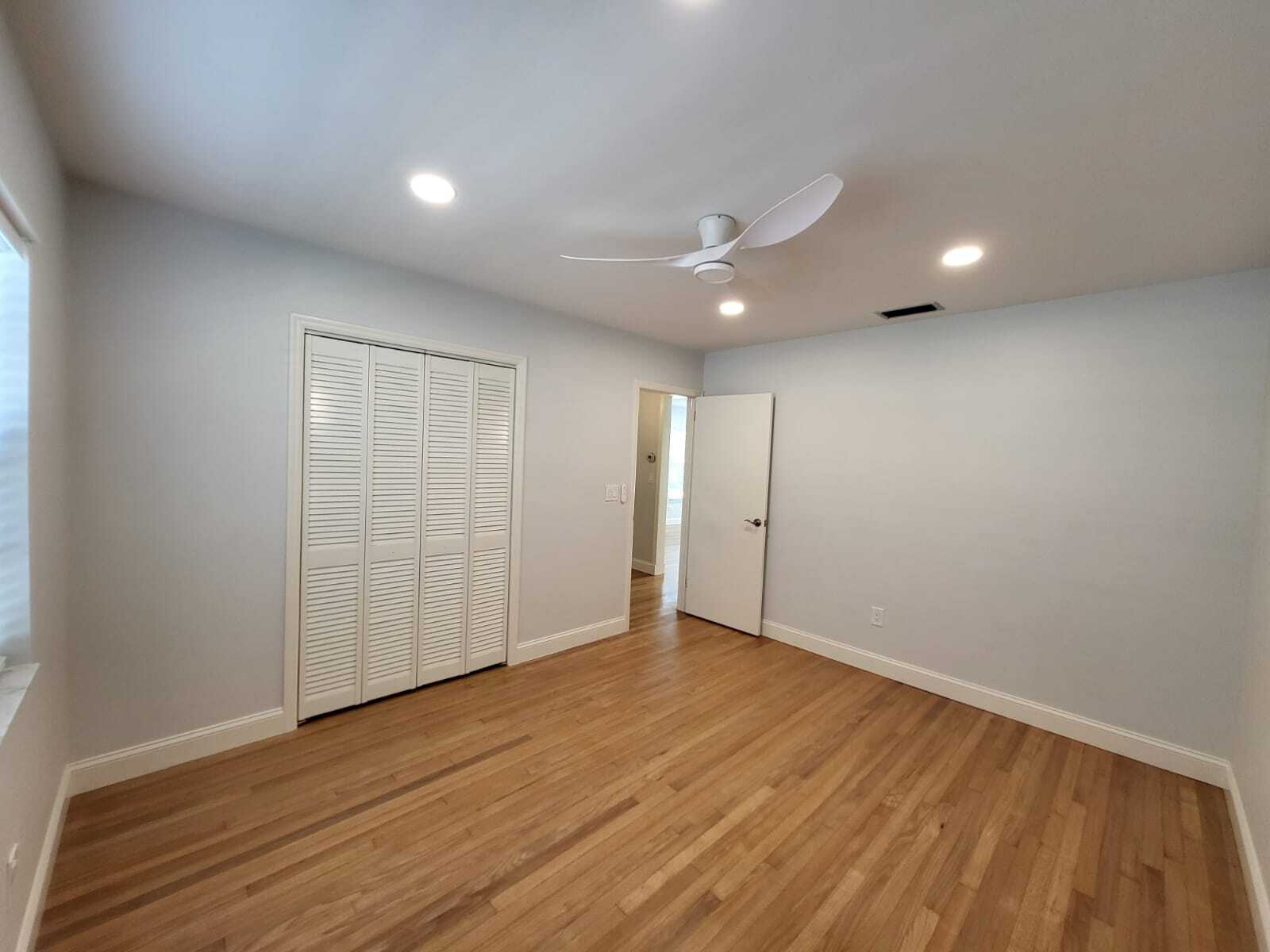 Building Photo - 1431 S Palmway