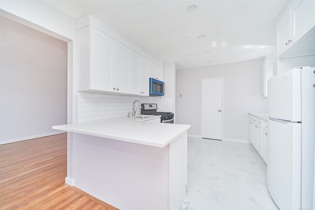 Building Photo - 1283 E 56th St