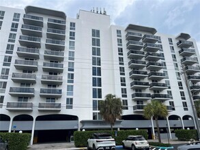 Building Photo - 7928 West Dr