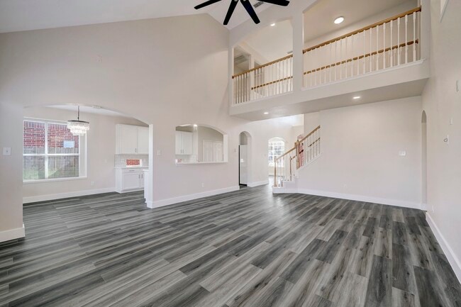 Building Photo - 4615 Russett Ln