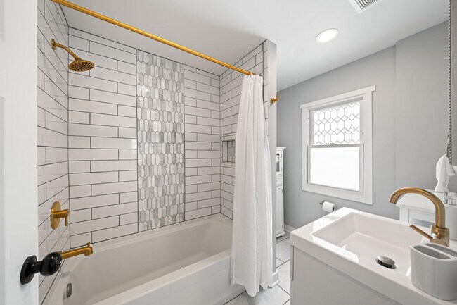 Building Photo - 80 W Geneva St