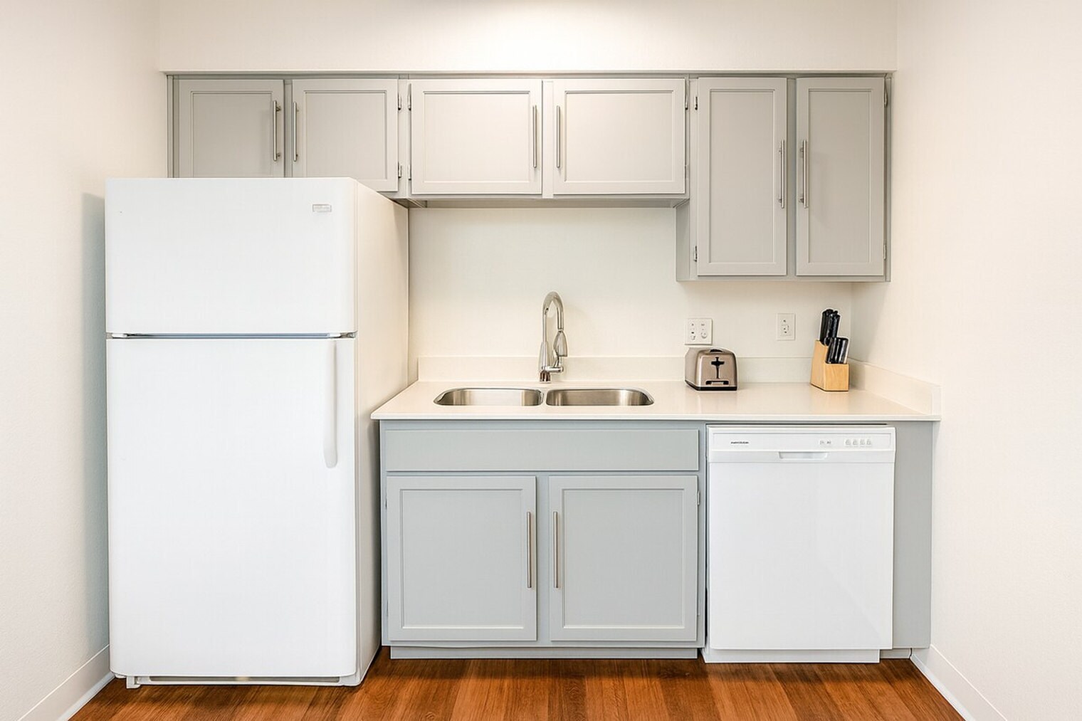 Building Photo - 1040 Clayton Ln