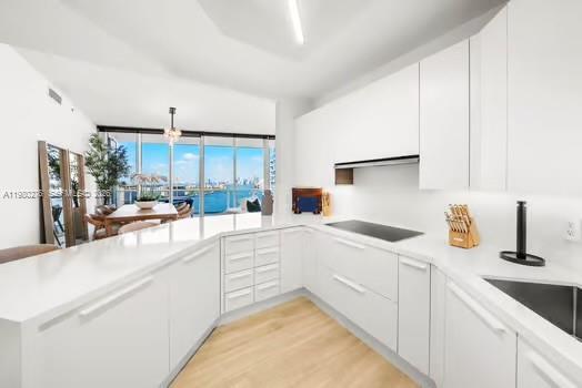 Building Photo - 100 South Pointe Dr