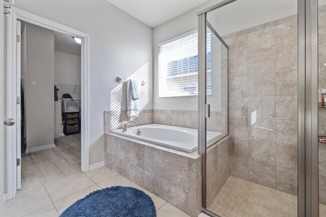 Building Photo - "Charming 3-Bedroom Retreat with Granite T...