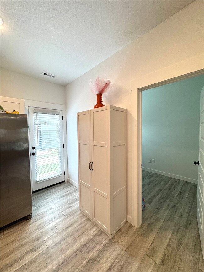 Building Photo - 821 Massachusetts Ave