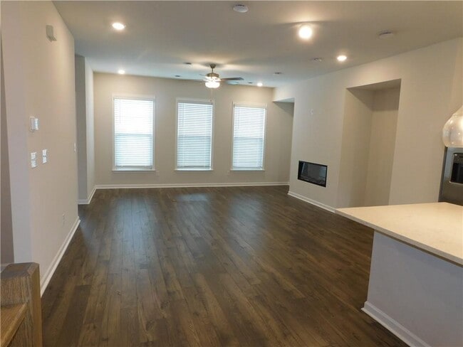 Building Photo - 1626 Halbrook Pl SW