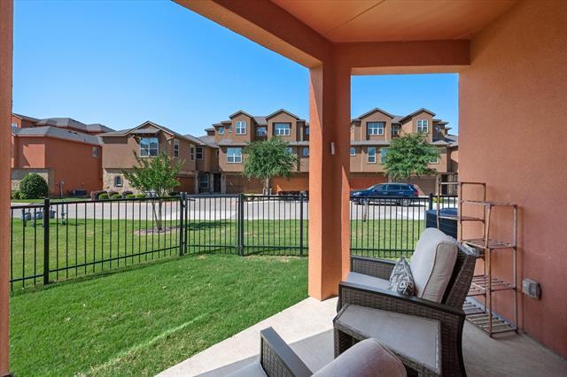 Building Photo - 2685 Venice Dr