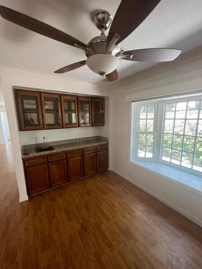 Building Photo - 2345 E 16th St