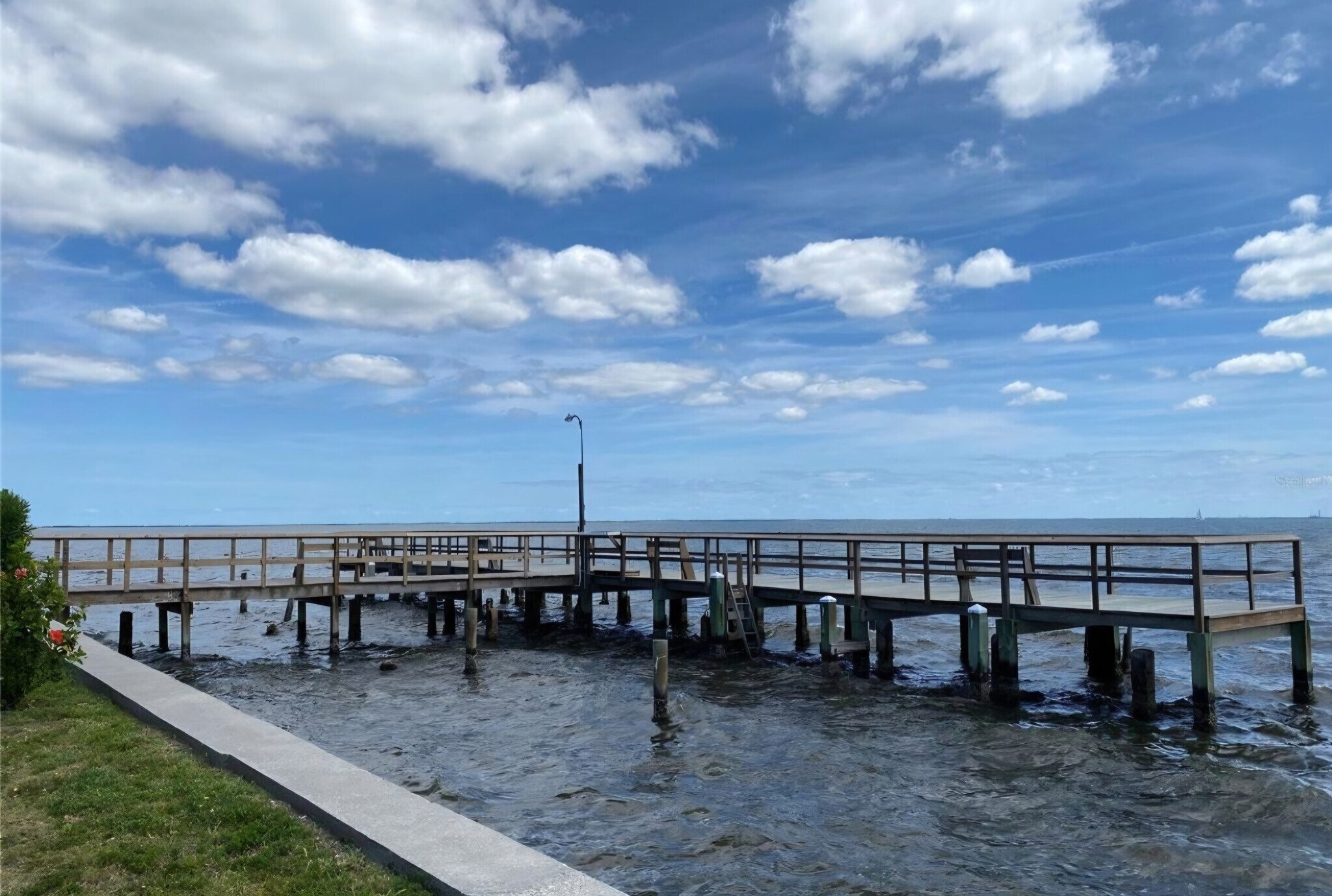 Building Photo - 190 E Olmstead Dr