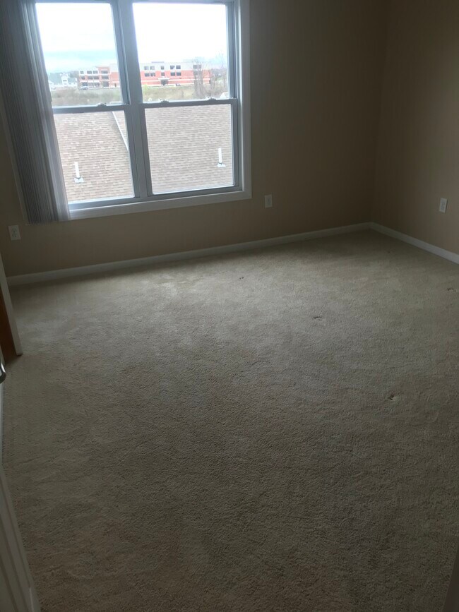 Building Photo - 202 Suncrest Ter