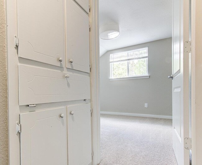 Building Photo - 6607 Capriola Dr