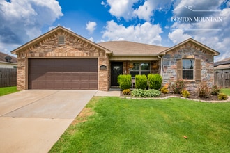 Building Photo - 1121 Apollo Dr