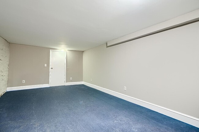 Building Photo - 1113 Ashburton St