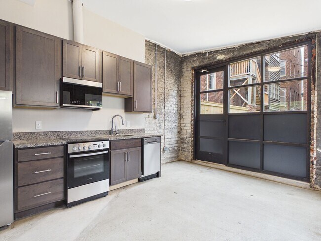 Building Photo - 7 E Franklin St