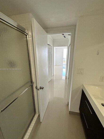 Building Photo - 20515 E Country Club Dr