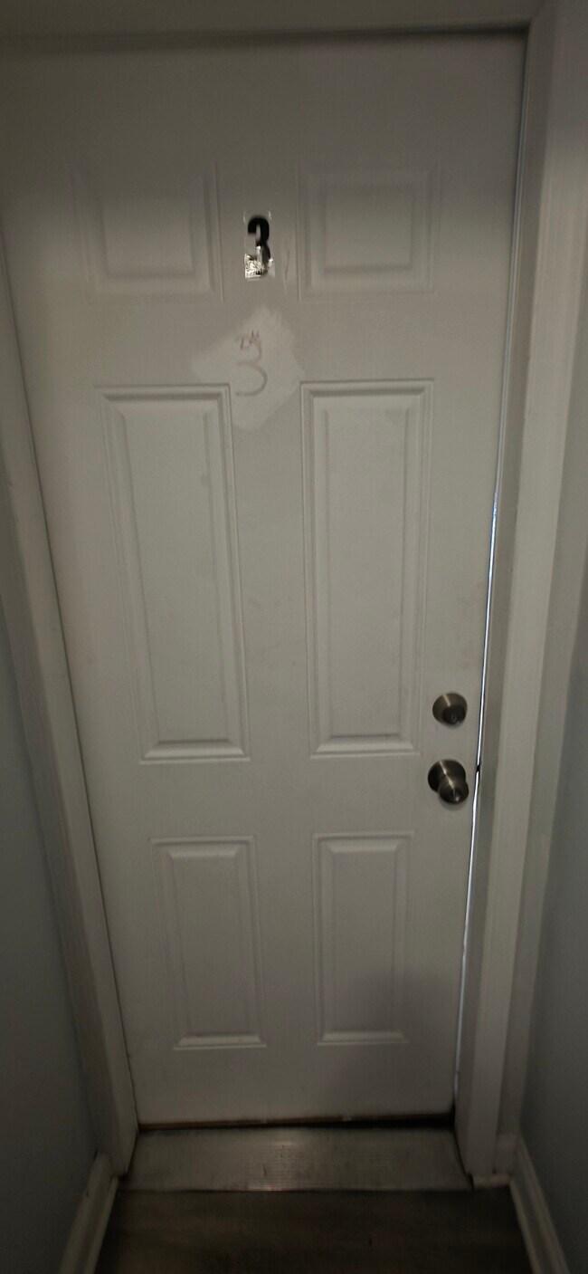 Building Photo - 2136 N Fulton Ave