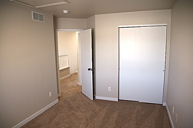 Building Photo - 2651 Sunstone Dr