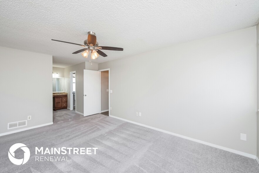 Building Photo - 10146 Fillmore St