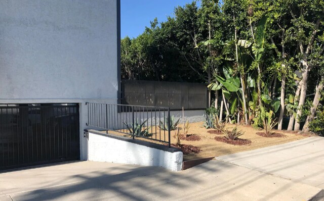 Building Photo - 11285 Charnock Rd