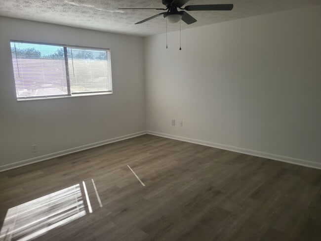 Building Photo - 6945 Cinderella Rd