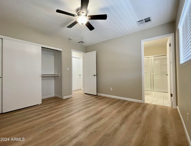 Building Photo - 10021 N 47th Dr
