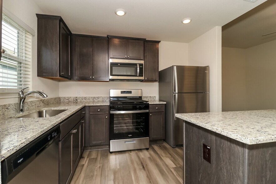 Building Photo - 9620 Sierra Grande Dr