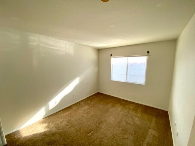 Building Photo - patt1460 Sapphire