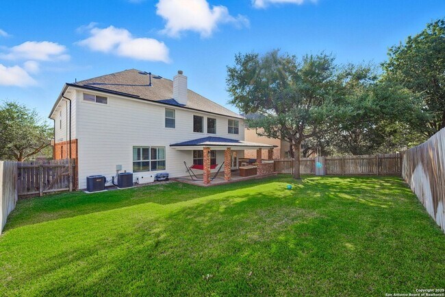 Building Photo - 711 Midway Crest