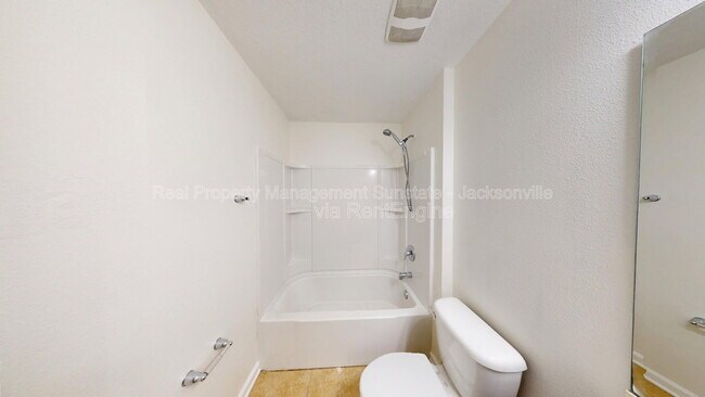 Building Photo - 630 Glendale Ln