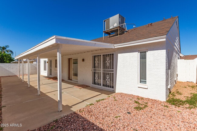 Building Photo - 3329 E Siesta Ln