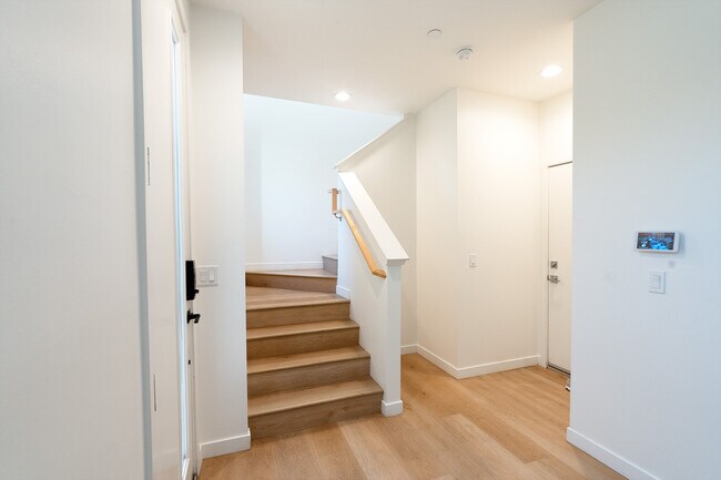 Building Photo - 3282 N Canary Way