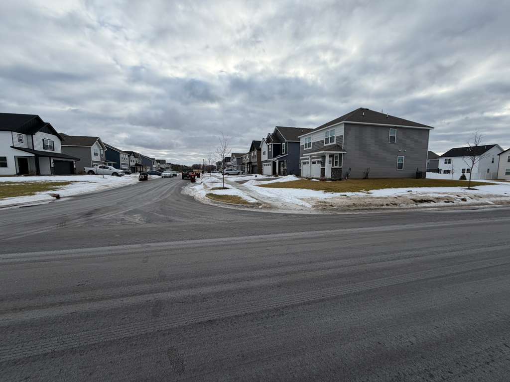 Building Photo - 10604 Heron Ave S