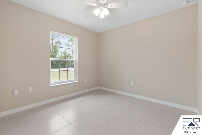 Building Photo - 16 Squanto Pl