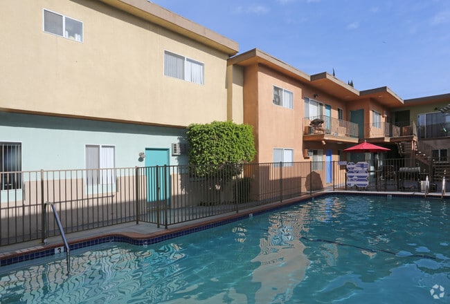 Primary Photo - Casa Vieja Apartments