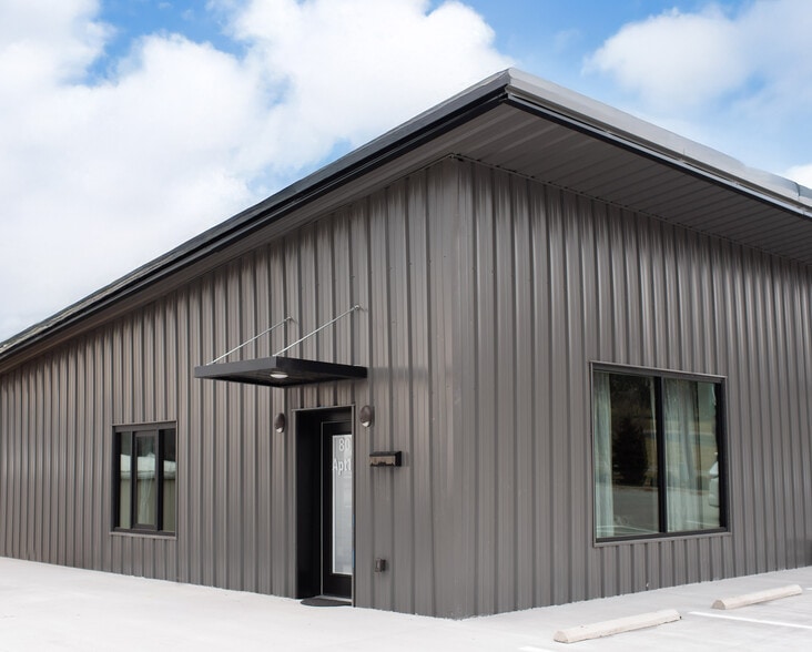 Building Photo - 804 N Moravian St