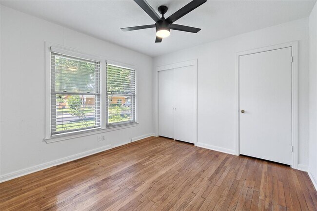 Building Photo - 1206 Larkwood Dr
