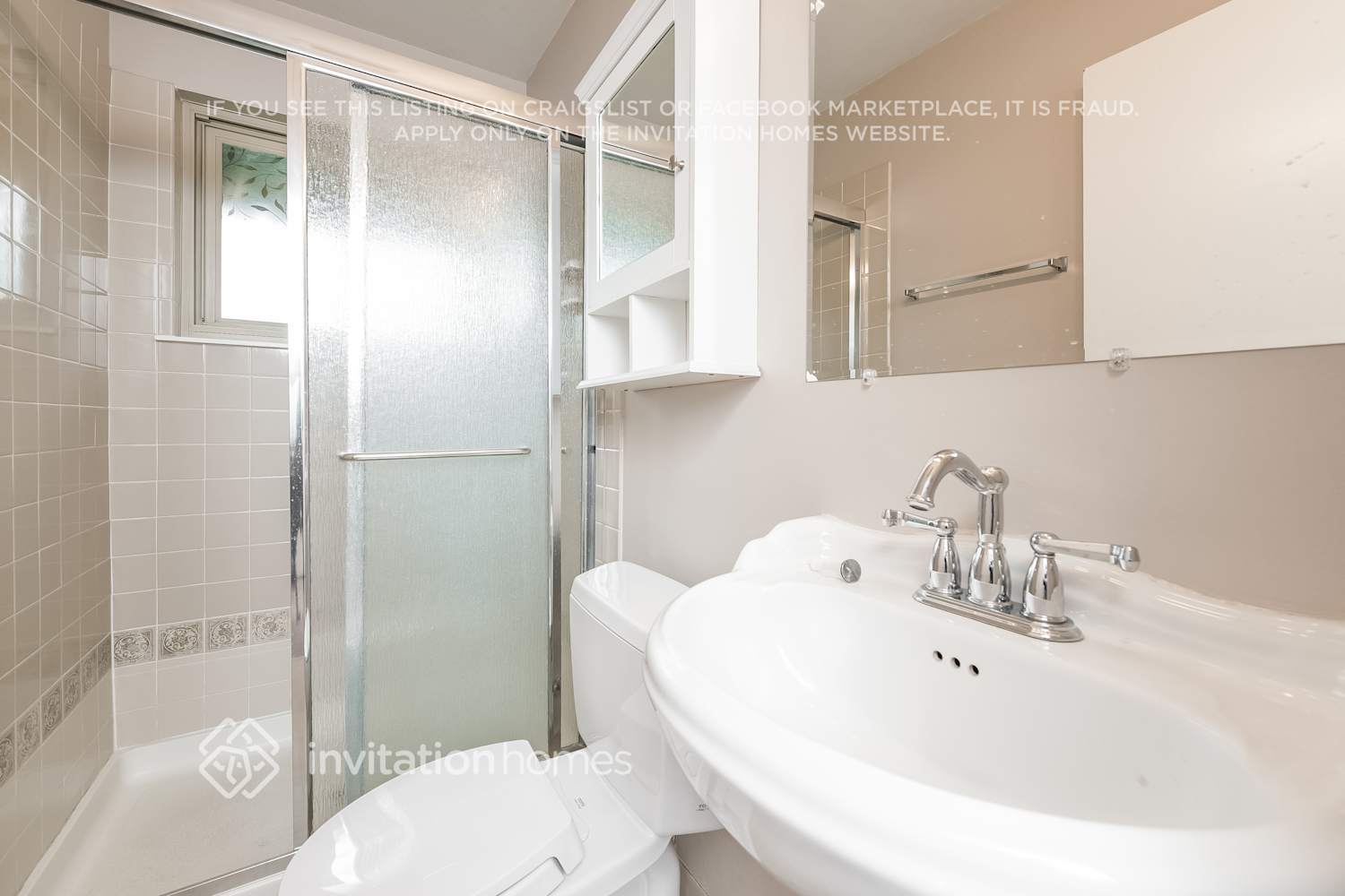 Building Photo - 13482 E Dakota Ave