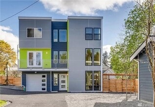 Building Photo - 4627 S Frontenac St