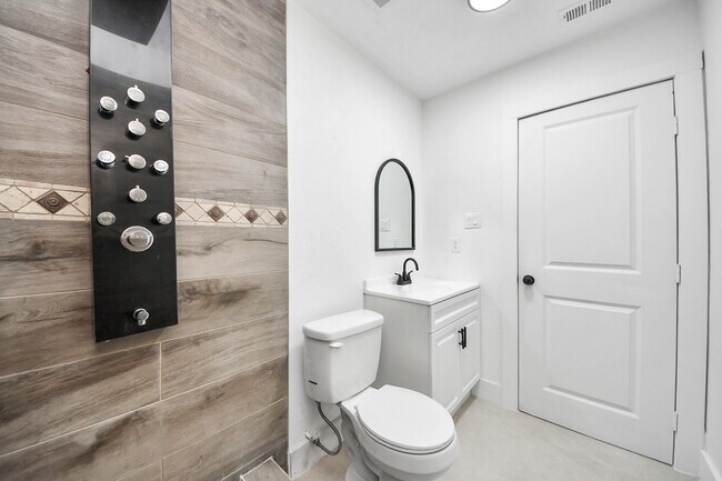 Building Photo - 503 Schilling Ave