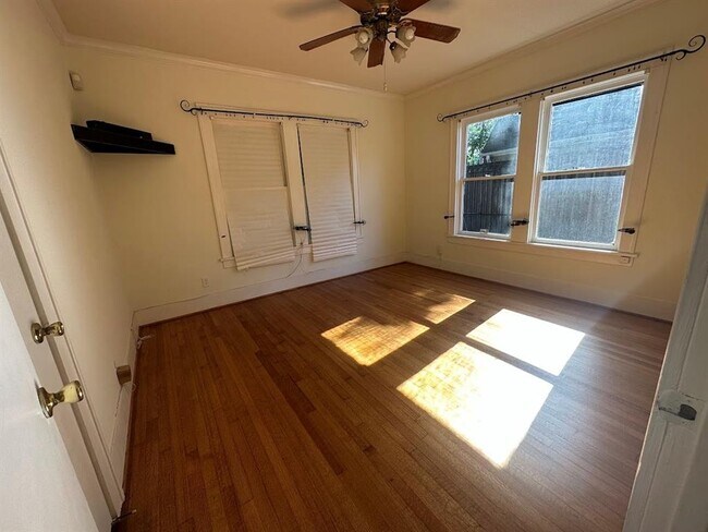 Building Photo - 6656 Sylvan Rd