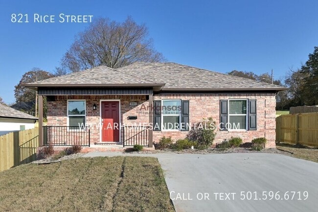 Primary Photo - 821 Rice St