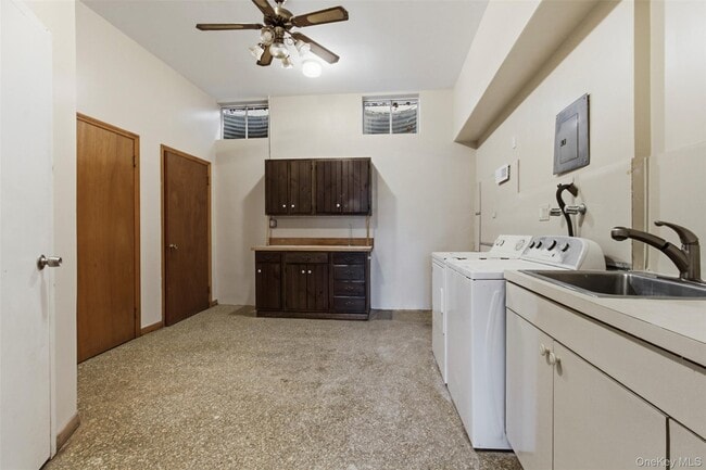 Building Photo - 27 Allapartus Cir