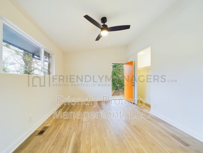 Building Photo - 304 Hobson St