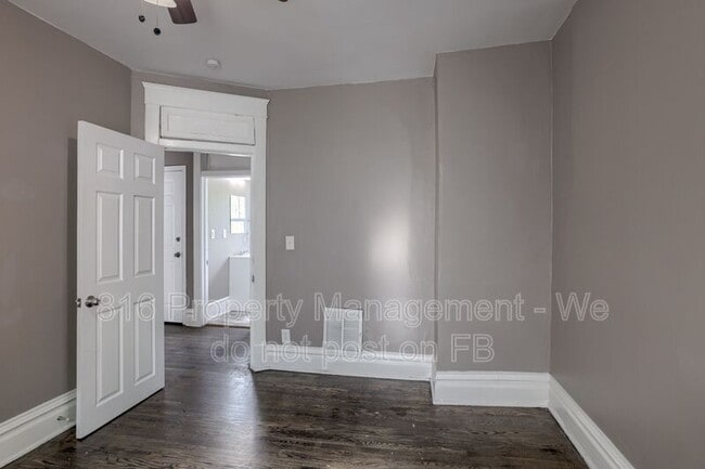 Building Photo - 800 E 33rd St