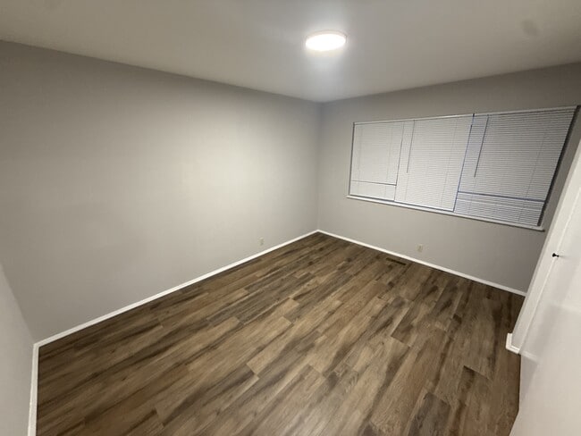 Building Photo - 1475 Hollywood Ln