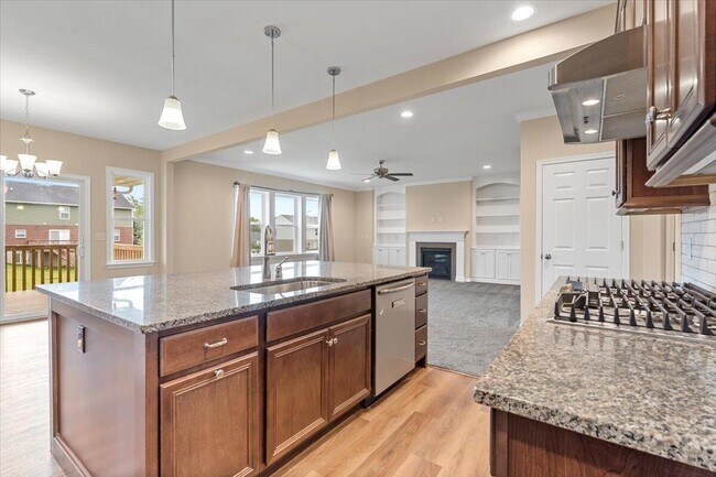 Building Photo - 1618 Ravine Trl