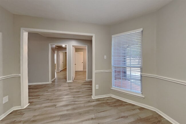 Building Photo - 17918 Seven Pines Dr