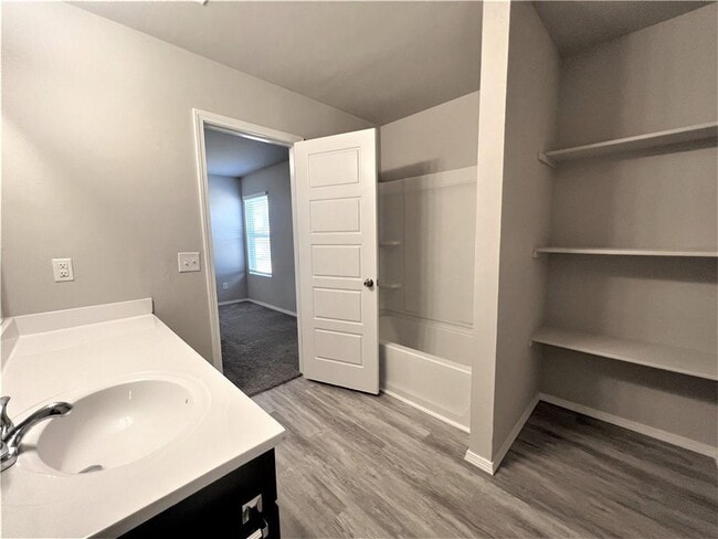 Building Photo - 1314 Travertine Pl