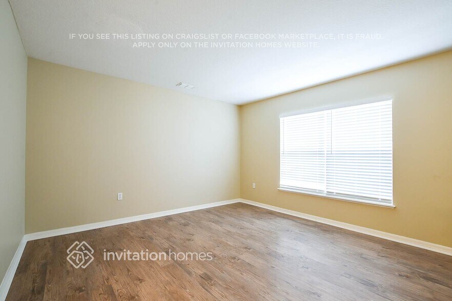 Building Photo - 16536 Corner Lake Dr